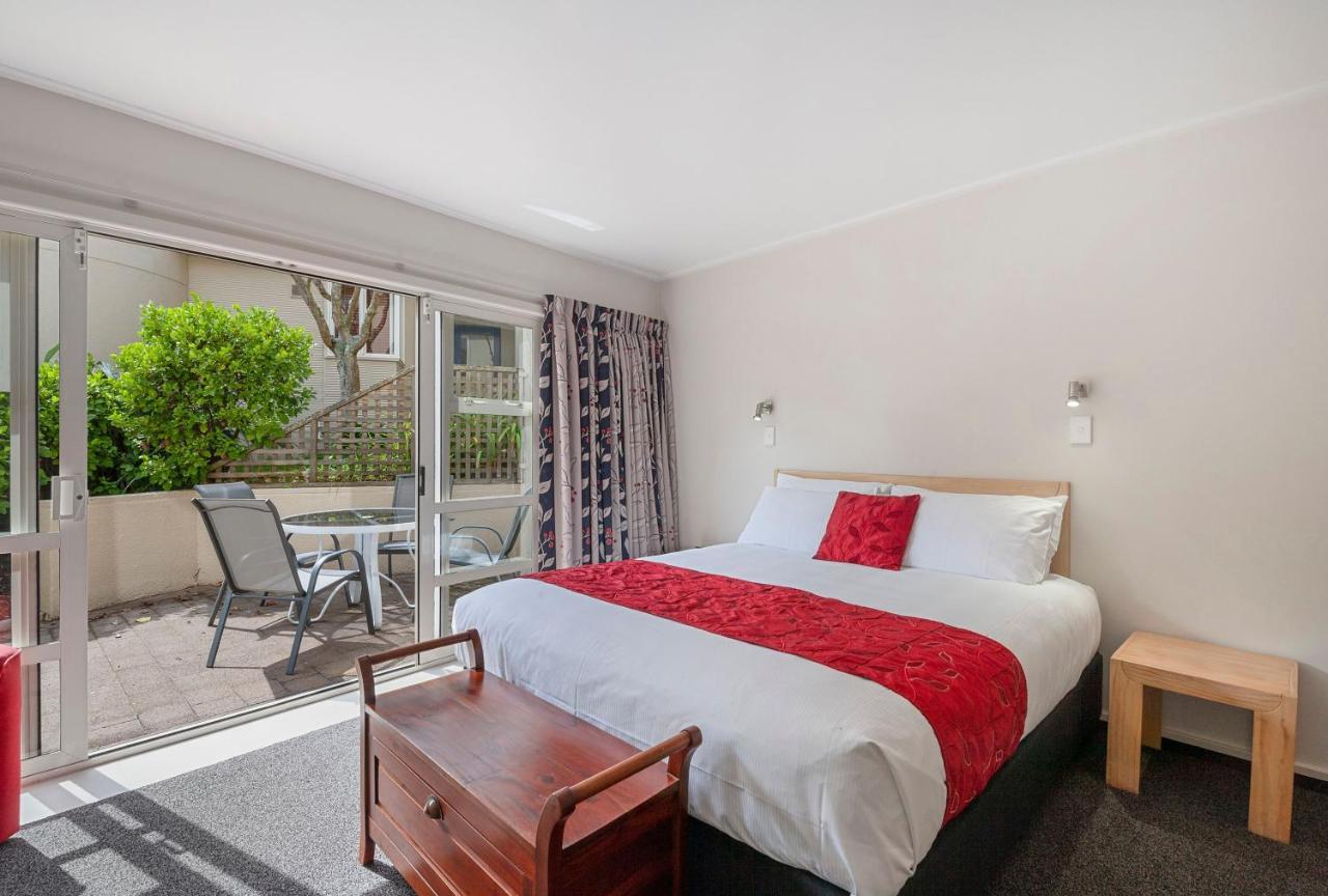 The Village Resort Taupo Exterior photo